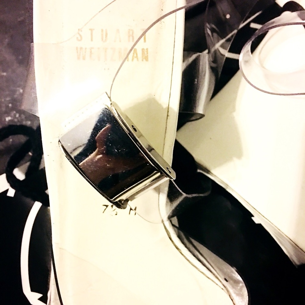 Stuart Weitzman - Picture 4 of 5